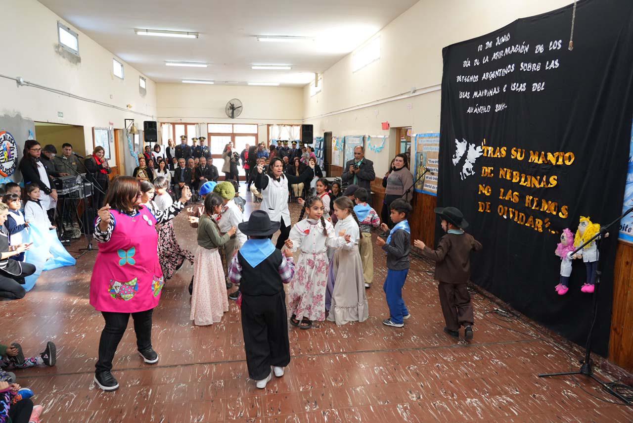 JUNIN-RECORDO-LA-REAFIRMACION-DE-LA-SOBERANIA-ARGENTINA-SOBRE-LAS-ISLAS-MALVINAS-E-ISLAS-DEL-ATLANTICO-SUR-22