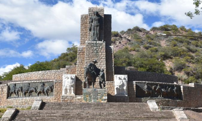 Monumento-Retorno-a-la-Patria