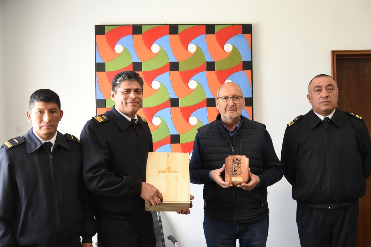 Visita-Delegacion-Naval-Mendoza