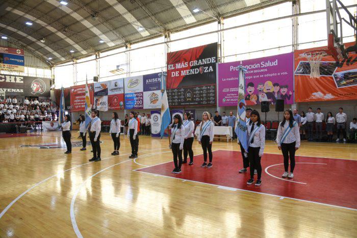 Reconocimiento-a-abanderados-y-escoltas-1-700x467