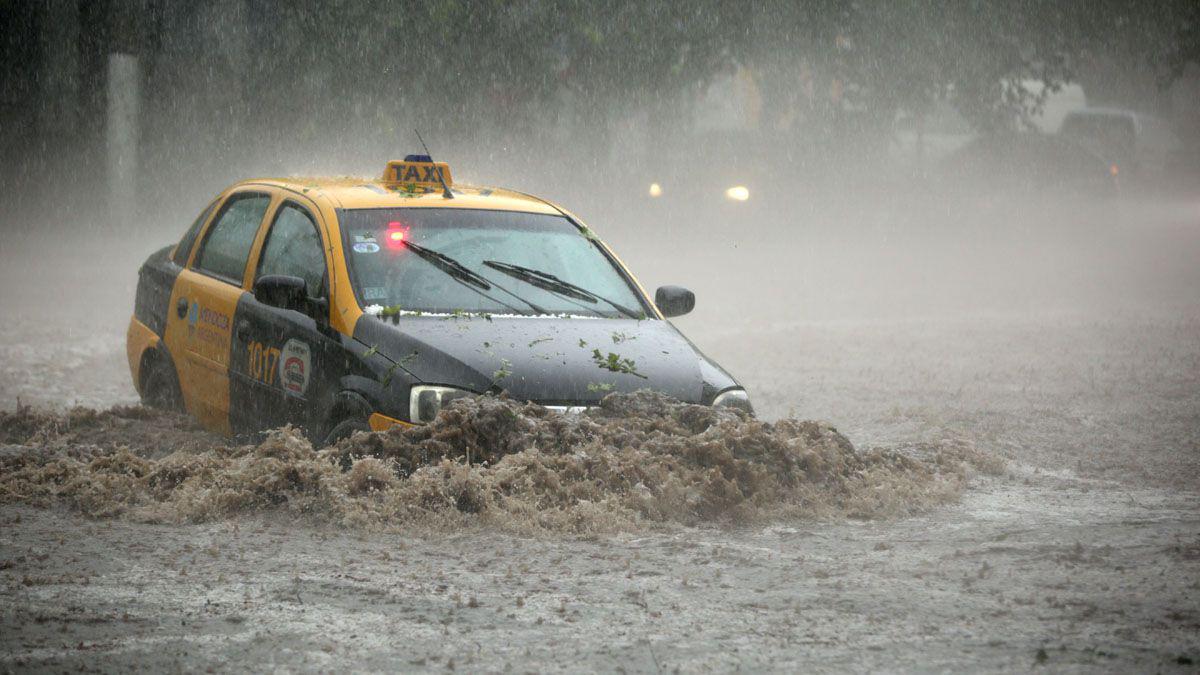 tormenta-mendoza-defensa-civil-tuvo-que-intervenir-450-casos