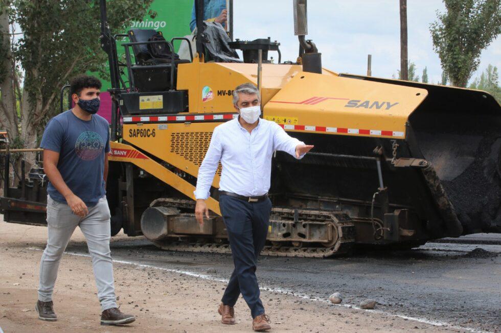 Bragagnolo-supervisando-los-trabajos-980x653