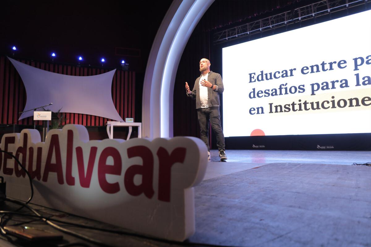 XXXVIII-Congreso-de-Educación-Dia-1-Viernes-19-1200x800