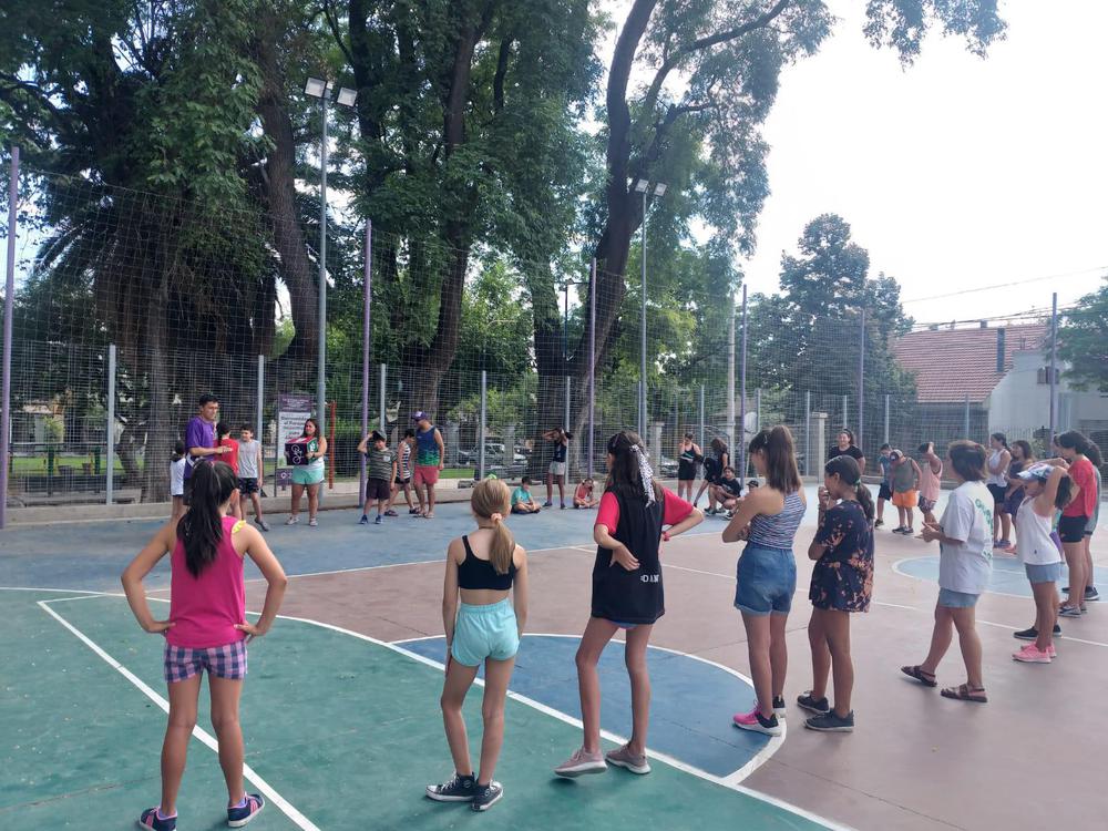 niños-y-niñas-en-escuelas-de-verano-godoy-cruz