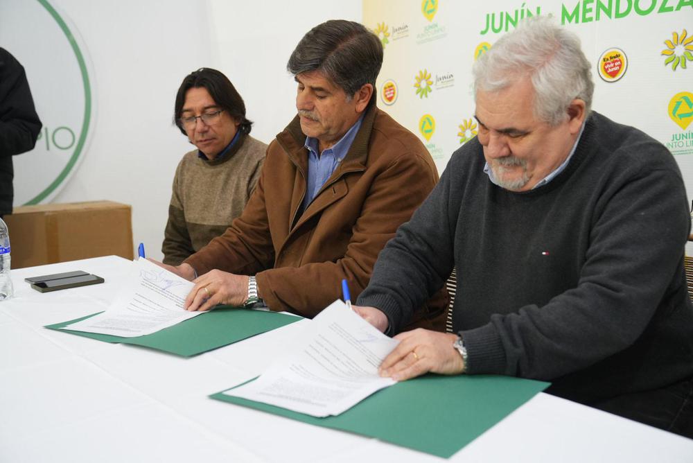 DE-JUNIN-Y-EL-HOSPITAL-ESPANOL-FIRMARON-UN-CONVENIO-DE-COLABORACION-12