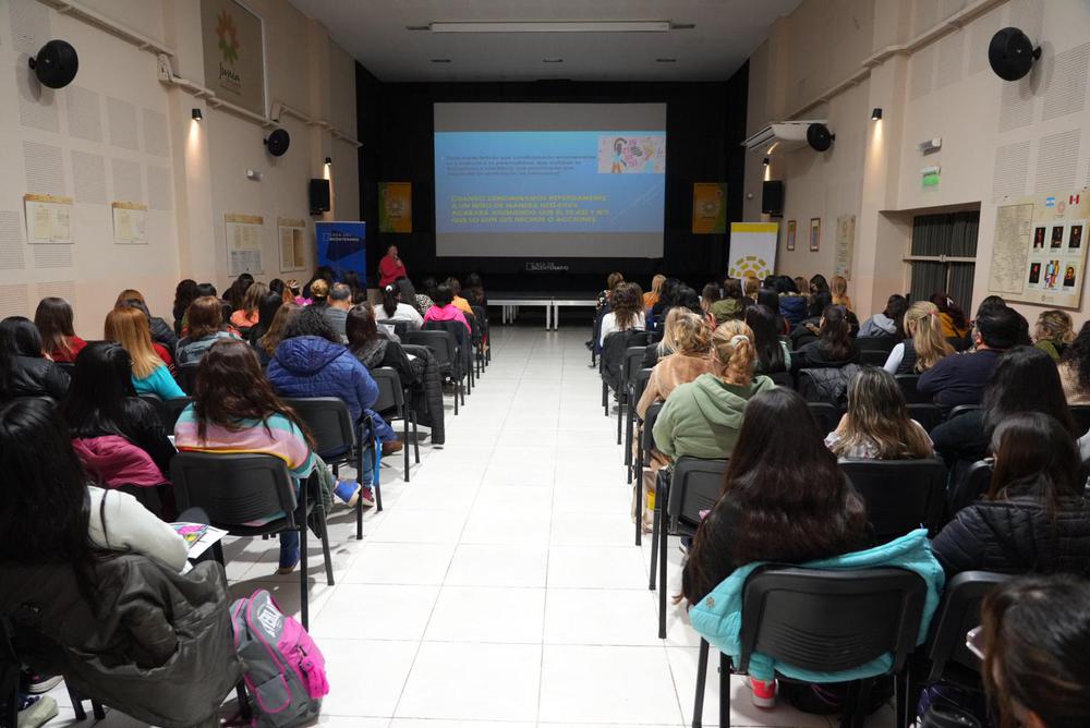 JUNIN-REALIZO-UNA-CAPACITACION-SOBRE-DIFERENTES-TRASTORNOS-DEL-APRENDIZAJE-DENOMINADA-INFANCIAS-SIN-ETIQUETAS-11