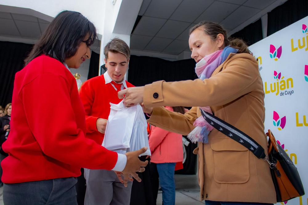 Reconocimiento a los abanderados del departamento