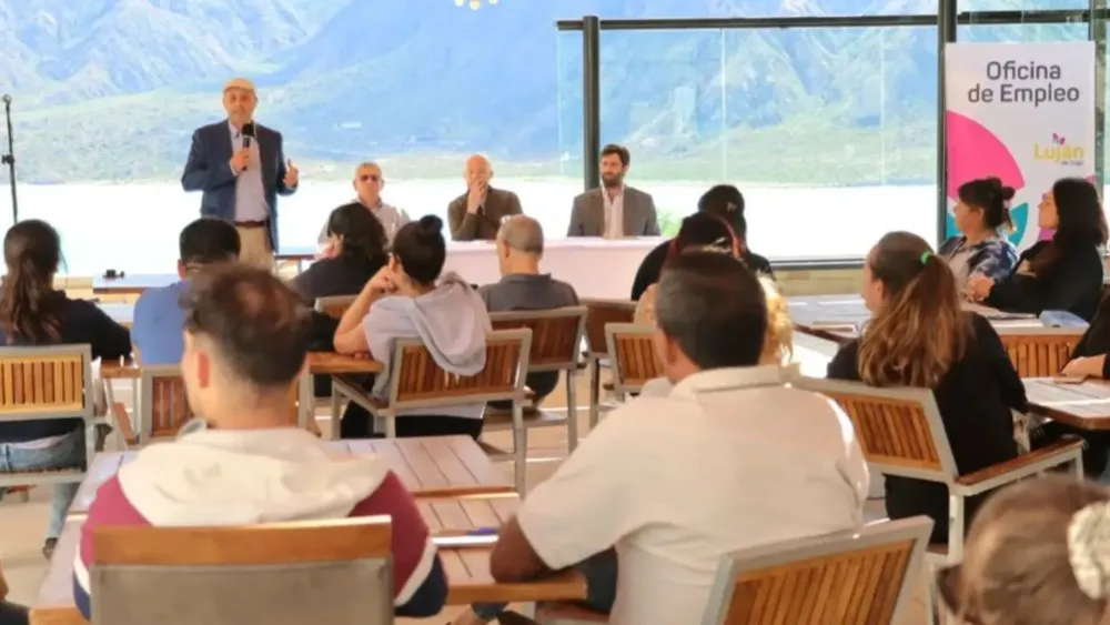 multimedia.normal.a6301cd316e6984c.RXNjdWVsYSBkZSBjYXBhY2l0YWNpw7NuIGVuIEx1asOhbl9ub3JtYWwud2VicA==