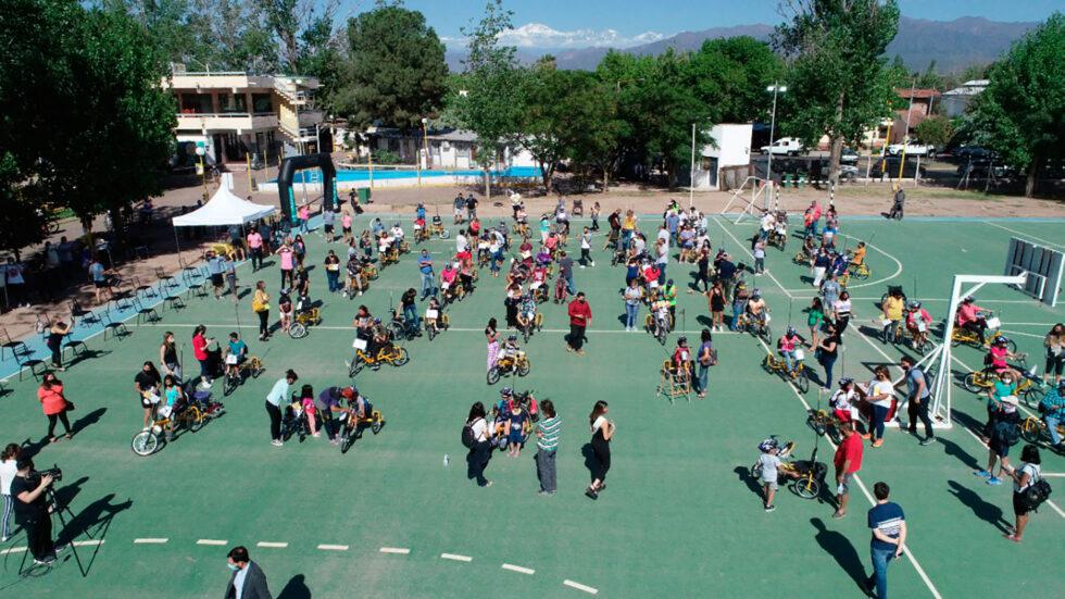 Jornada-historica-en-el-Polideportivo-Municipal-Hipolito-Yrigoyen-980x551