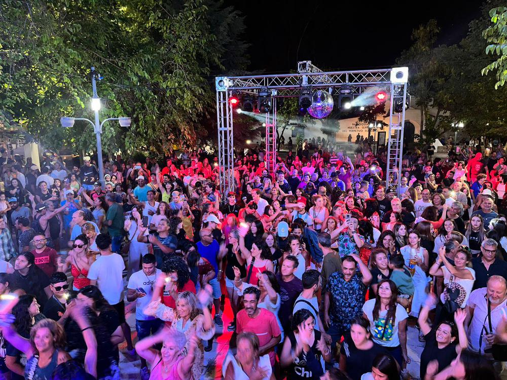 La plaza de Chacras se vistió de fiesta