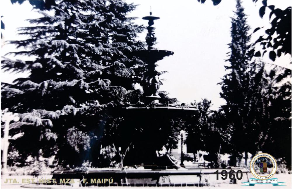 Plaza 12 de Febrero Maipú 4