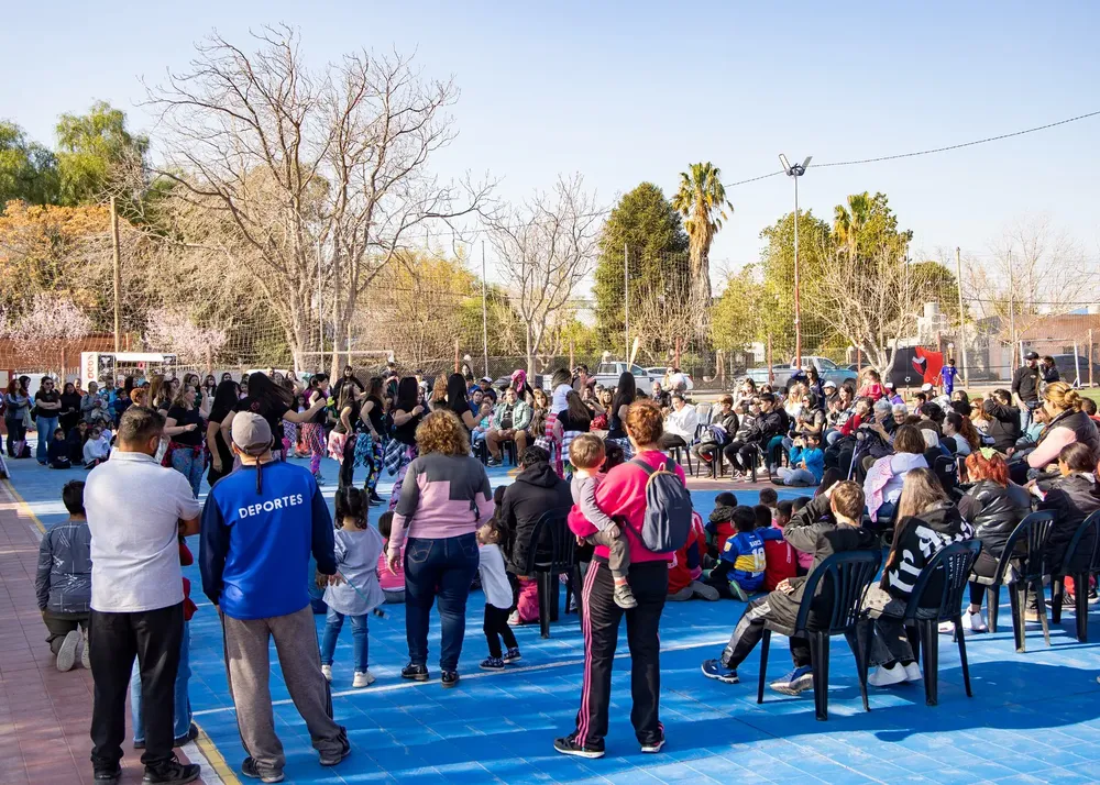 Polideportivo Lucila Bombal 2