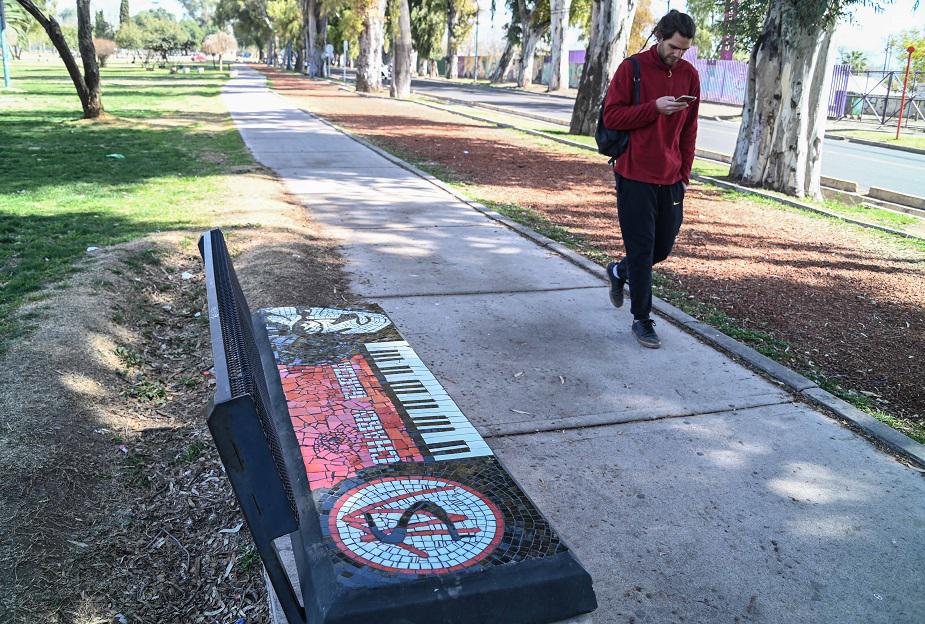 paseo-del-rock-godoy-cruz-banco-charly-garcia-1