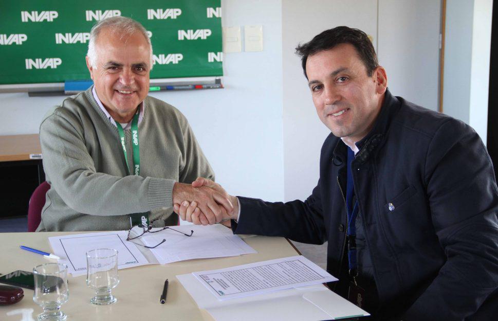 tadeo-garcia-zalazar-en-invap-bariloche-rio-negro-argentina-e1665078358579