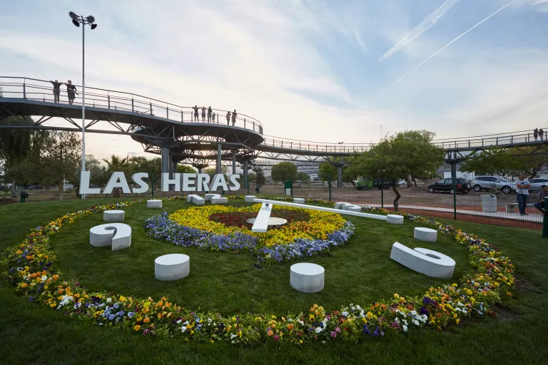 Reloj-Flores-Las-Heras