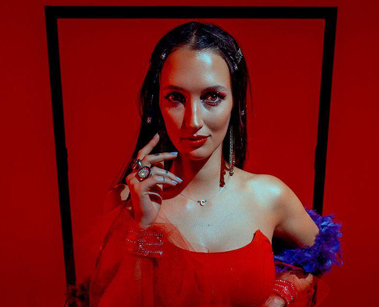 Camila-Coccia-web-772x624