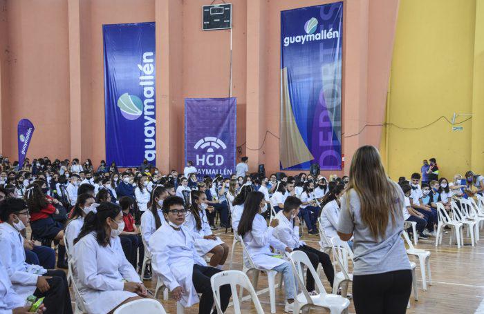 Reconocimiento-a-abanderados-y-escoltas-6-700x455