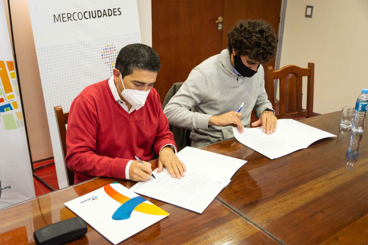 Visita-del-Secretario-de-Servicios-Públicos-Natalio-Mema-4-1200x800