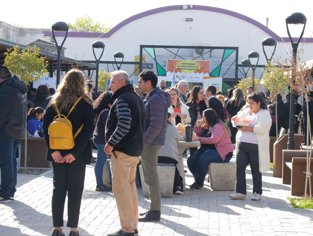 FOTOS-Oferta-Educativa-2022-desde-el-Mercado-Municipal_MG_0976-1200x906