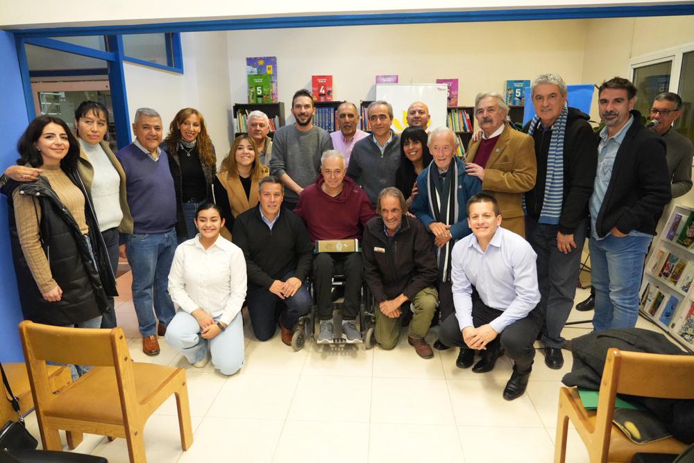 EN-LA-COLONIA-SE-REALIZO-UN-EMOTIVO-HOMENAJE-A-LOS-ESCRITORES-DE-JUNIN-18