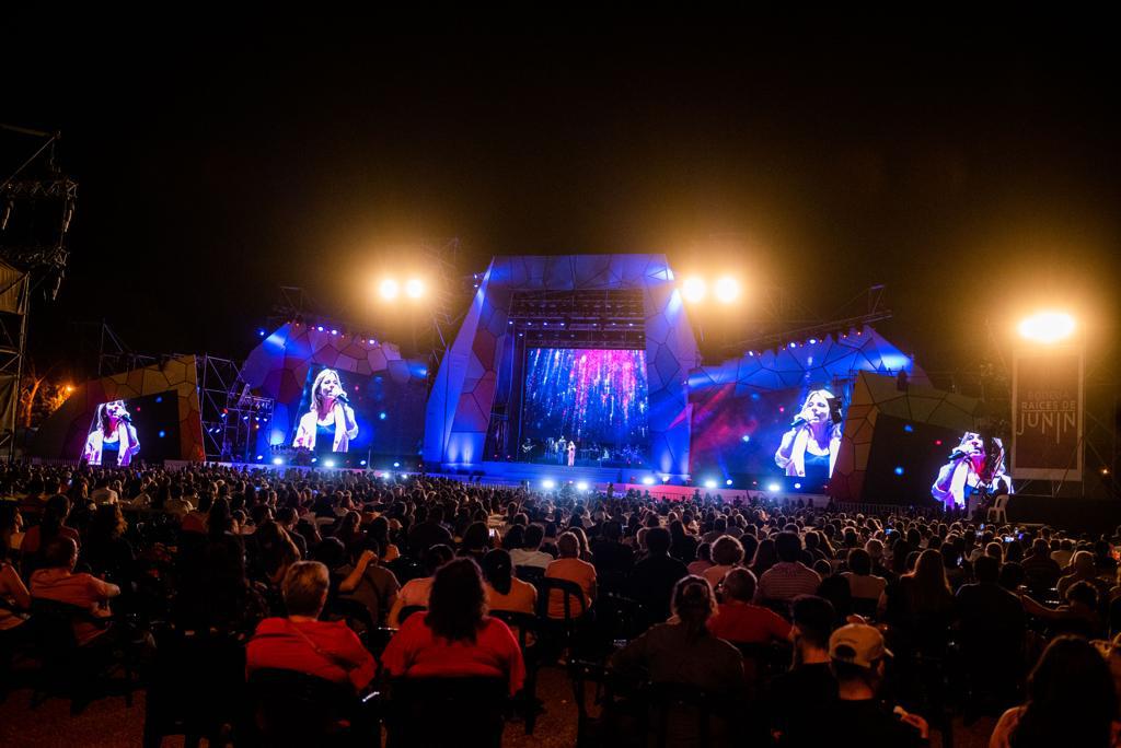 El-Parque-Recreativo-Dueno-del-Sol-abrio-sus-puertas-a-la-XIX-edicion-del-Encuentro-de-las-Naciones-24