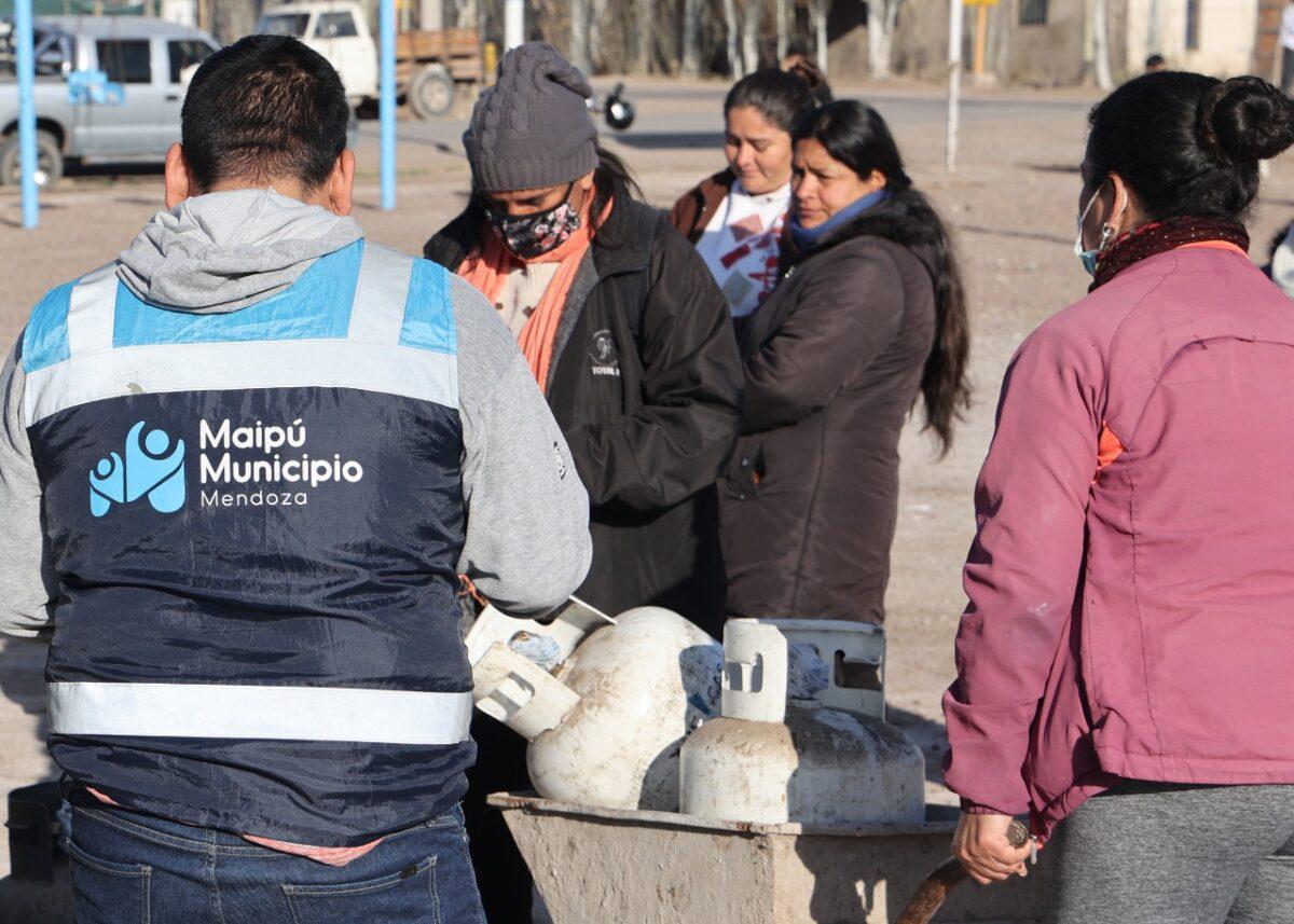 Entrega-garrafas-Maipu-Municipio-2-1200x857