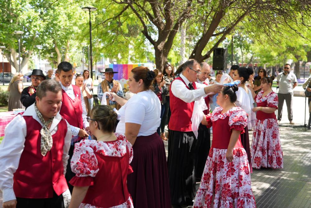 NINOS-ESPECIALES-DE-JUNIN-TUVIERON-UN-ROL-PROTAGONICO-EN-LA-CELEBRACION-POR-EL-DIA-DE-LA-TRADICION-6