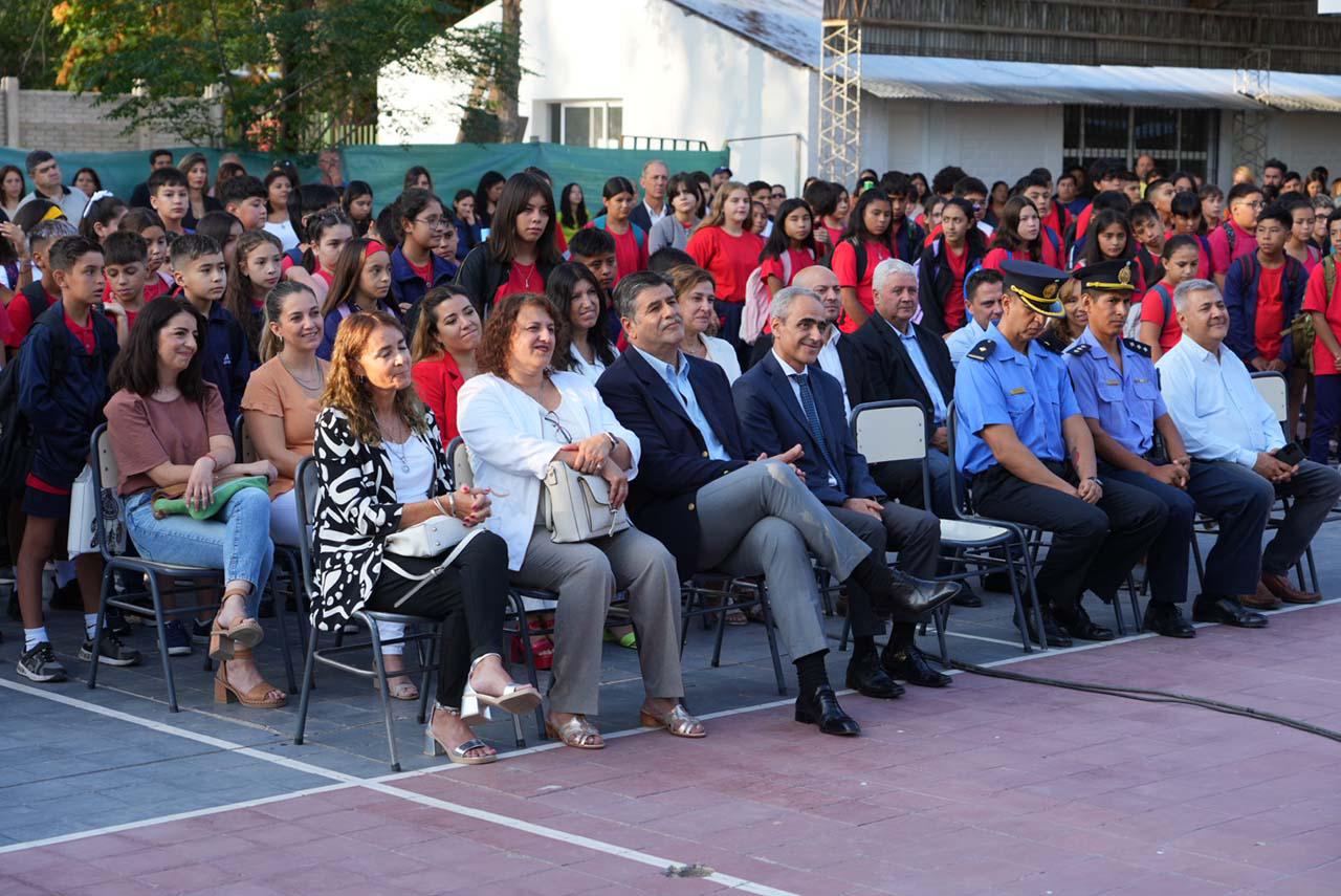 JUNIN-IMPULSA-EL-CAMBIO-EDUCATIVO-COMUNIDAD-Y-MUNICIPIO-PINTARON-LAS-ESCUELAS-21